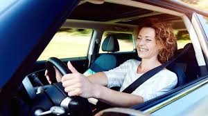 Jak se rychle a bez strachu vrátit za volant po dlouhé době
