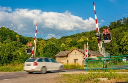 Nehody na železničních přejezdech přibývají