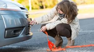 Jak správně táhnout porouchané auto na laně