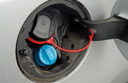 AdBlue: Co se stane, když močovina dojde? A jak tuhle kapalinu správně doplnit?
