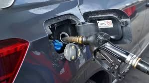 Za kolik natankujete benzín, naftu a LPG v Evropě? Rozdíly jsou zásadní