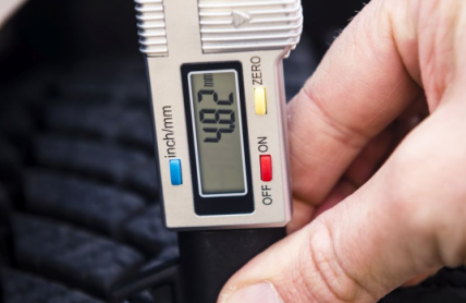 Více než polovina řidičů nakupuje „levné“ pneumatiky