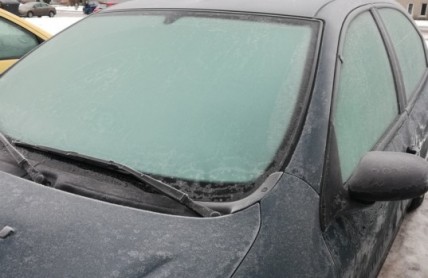 Pozor na přimrzlé stěrače a ostřikovače, které mohou napáchat škody
