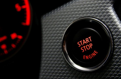 Start-stop systém lze trvale vypnout na většině vozů. Zabere to pouze pár vteřin