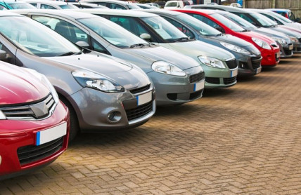 Jaké výměny a úkony je třeba provést po koupi ojetého automobilu v Česku. Vyhnete se tak drahému servisu nebo podvodu