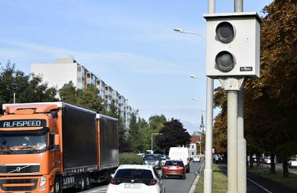 Zlatý důl, nebo prevence? Úsekových radarů přibylo v ČR za tři roky o polovinu 