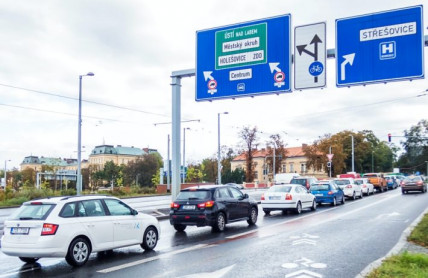 Největší nešvary českých řidičů v běžném provozu. Řada z nich by měla být postihována jako přestupek