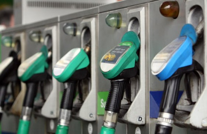 Na český trh tlačí válka: Benzin i nafta zdražily na rekordní maximum