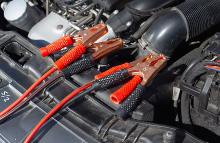 Autobaterie: Jak se vyhnout problému s jejím vybitím