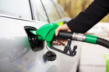 10 tipů, jak ušetřit za benzin či naftu