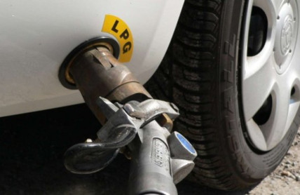 S drahým benzinem roste zájem o LPG. Jaká auta jsou na výběr?