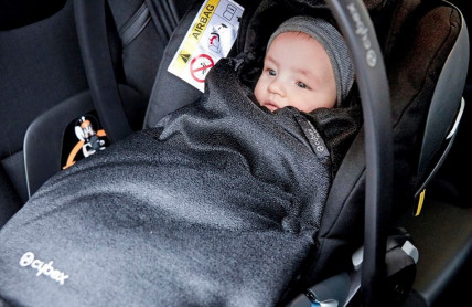 Převážíme děti v autě: Jak oblékat děti do autosedačky?