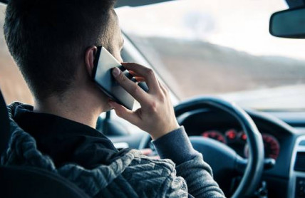Nenechávejte doklady v autě, varují řidiče pojišťovny. Zkrátí odškodné 