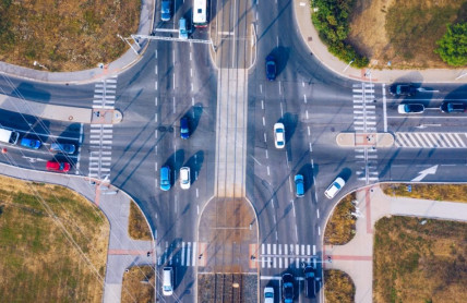 Křižovatky, jejich definice a vliv na pravidla silničního provozu