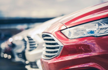 Až 50,7 % ojetých automobilů v Česku je dovezeno ze zahraničí, což naznačuje vysoké riziko skrytých škod