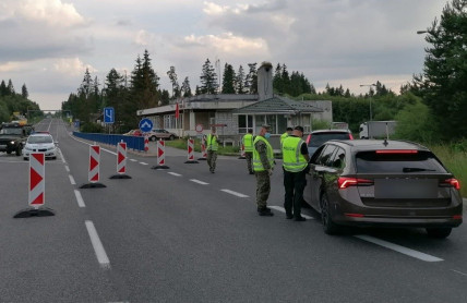 Autem na Slovensko: Kontroly a povolené hraniční přechody