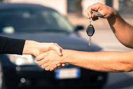 Prodáváte auto? Nespoléhejte se jen na plnou moc k převodu vozidla, můžete za to ošklivě zaplatit