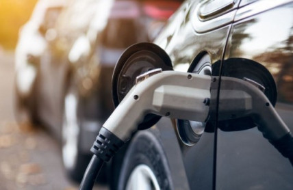 Naléhavě potřebujeme trh ojetých elektromobilů: Jinak to nepůjde, říká EU