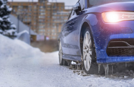 Zima je pro řízení specifická, prověří auto i řidiče