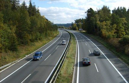 Proč nás 150 km/h nespasí: České dálnice potřebují něco jiného než povolit vyšší rychlost