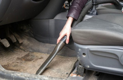 Za špinavé auto hrozí pokuta. Míru nečistoty interiéru a exteriéru posuzuje český i zahraniční zákon