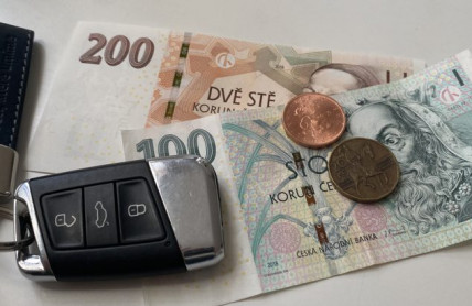 Denní poplatek 330 Kč pro majitele vozidel starších 8 let. Nové předpisy od července letošního roku?