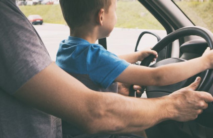 Řidičský průkaz pro mladistvé: Kdo a za jakých podmínek může mít řidičák už od 16 let?
