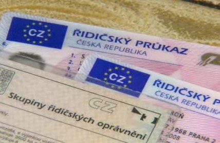 Kolik stojí řidičák na auto v Evropě? Rozdíly jsou obrovské! Někde proti Česku ušetříte, ve Švýcarsku si připravte jmění