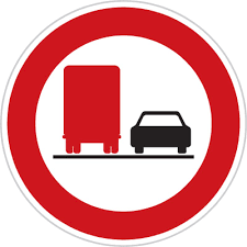 Zákaz předjíždění náklaďákům na téměř celé D1. Začala druhá etapa osazování značek