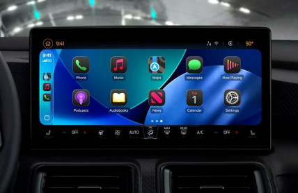 Apple CarPlay má nový vzhled a upravené funkce pro jednodušší ovládání