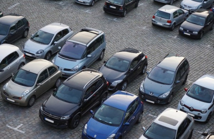 V Evropě klesly registrace vozidel, v Česku ale rostou. Vítězí diesel a hybridy