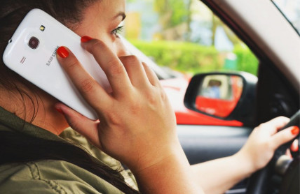 Experti se mýlili v používání mobilů během řízení. Je to ještě horší, než si mysleli
