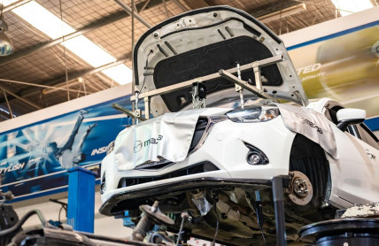 Auto v servisu? Náhradní doprava nemusí stát ani korunu navíc