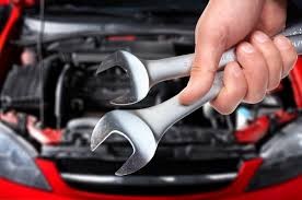 Auto dostalo v zimě zabrat. Zamiřte do myčky a servisu