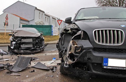 Hledání viníka dopravní nehody. Může pojišťovna a policie dojít k různým viníkům?