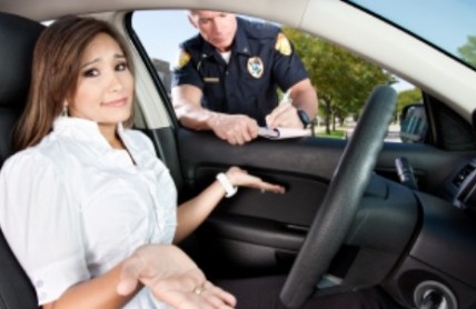 Řidiči, naučte se bránit - deset tipů pro jednání s policií
