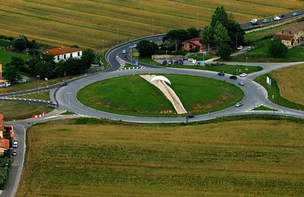 Na dovolenou do zahraničí. Jak je to v Itálii s kruhovými objezdy?