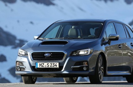 Zima je pro řízení specifická, prověří auto i řidiče