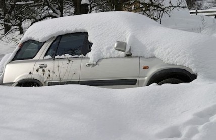 Je třeba nechat auto v zimě zahřát? Většinou je to zbytečné