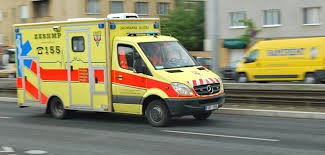 Blíží se sanitka, hasiči nebo policie: Víte, jak se správně zachovat?
