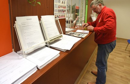 Mezinárodní řidičský průkaz: Kdy je potřeba? Kde platí? A jak se liší jeho dva druhy?