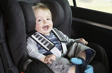 Velký test si posvítil na dětské autosedačky. Tyto tři jsou životu nebezpečné!