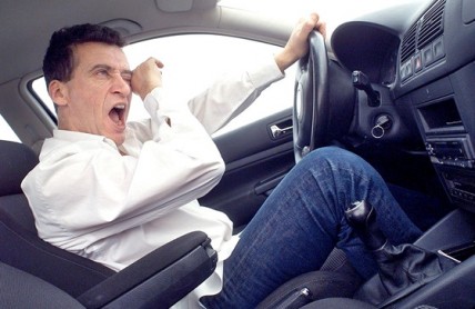 Horko decimuje řidiče. Přibývá agresivity i nehod z únavy