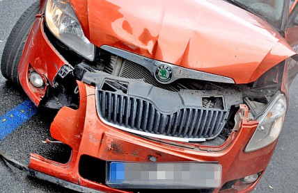 Nejvíc nehod se stává v pátek. Škoda chce nehodovost snížit