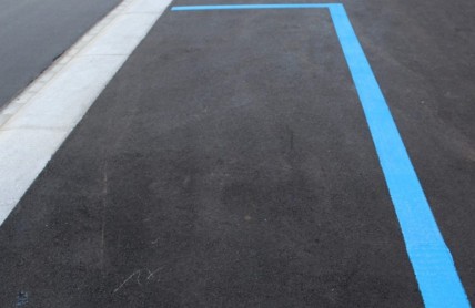 Modré parkovací zóny: Můžu na nich parkovat, i když nejsem rezident?