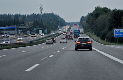 Na dálnicích v Německu se bude platit od října 2020, uvedl tamní ministr