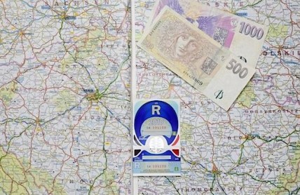 Za neplatnou dálniční známku na skle hrozí vysoká pokuta
