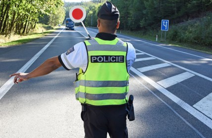 Vysoké pokuty a strasti pro mladé řidiče. Co přinesou chystané novinky ministerstva dopravy?