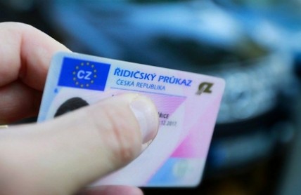 Důvody, pro které vám česká policie může „sebrat řidičák”. Je jich méně, než se říká
