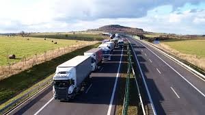 Stát chce výrazně omezit kamionovou dopravu 